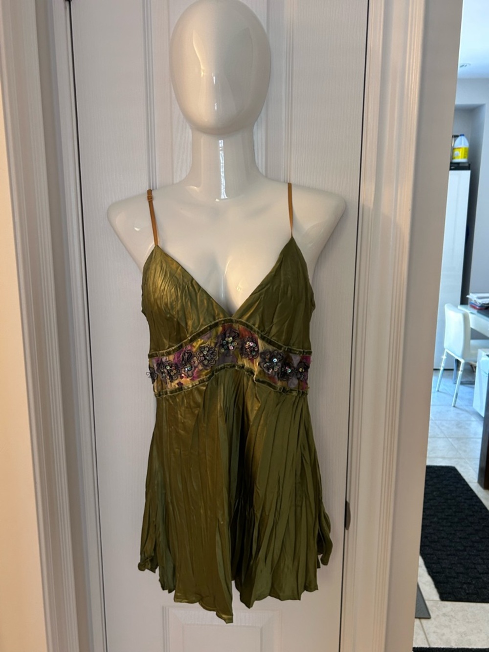 ANNA PAUL VINTAGE Olive Green Embellished V-Neck Tank